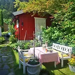 Wergelandshuset, Egen Leilighet 60 M2